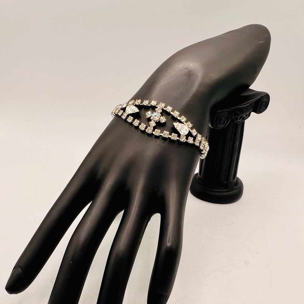 Vintage silver tone rhinestone chain bracelet 7”